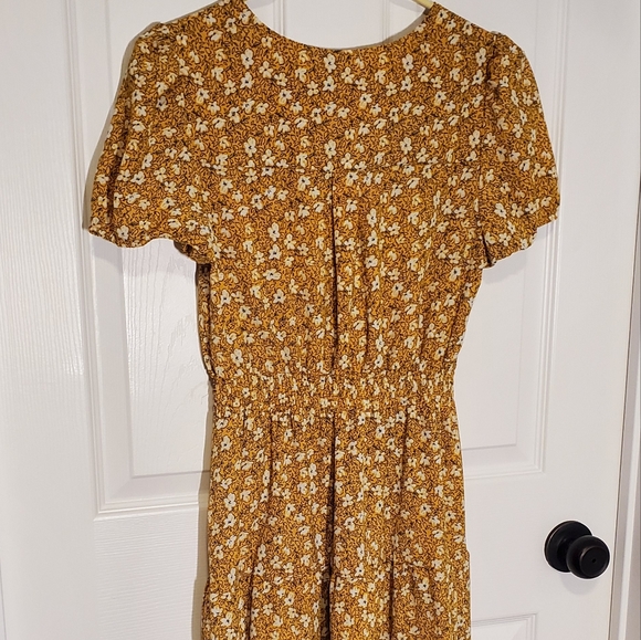 Spring dress by Monteau Los Angelos - Picture 4 of 5